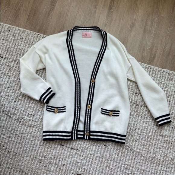 Aventina Sweaters - Handmade Aventina Knitwear